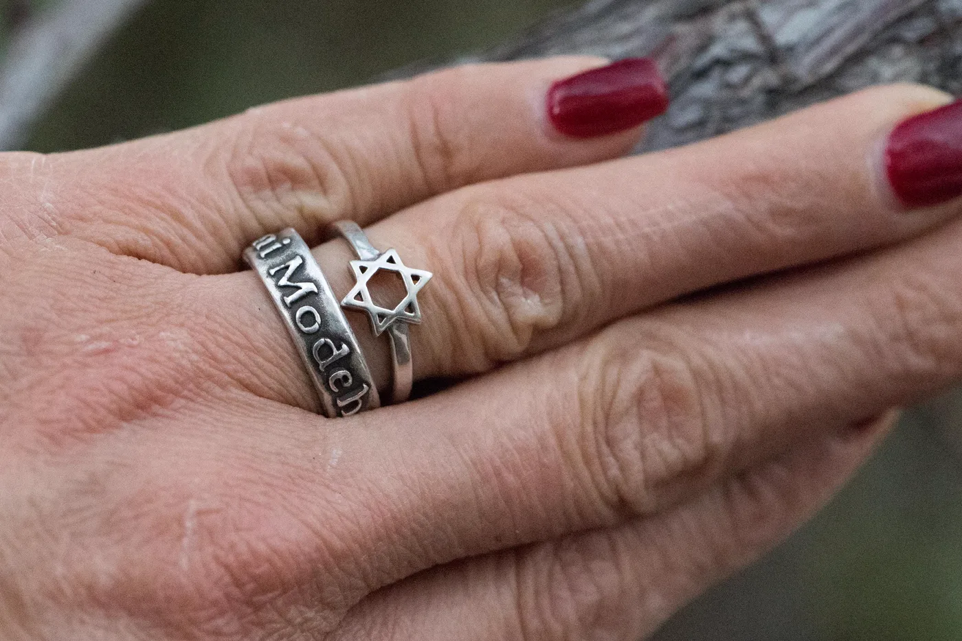Modeh Ani ring worn on the hand